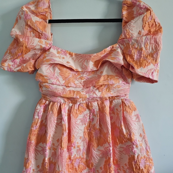 NWT Lena Pink and Orange Floral Dress w/ Puffy Sleeves Feminine Size M - Picture 1 of 3